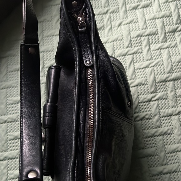 Black leather B.Makowsky purse - Picture 6 of 12
